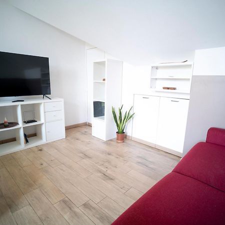 Flat With Terrace Close To Forum And Milanofiori Metro Ассаго Екстер'єр фото